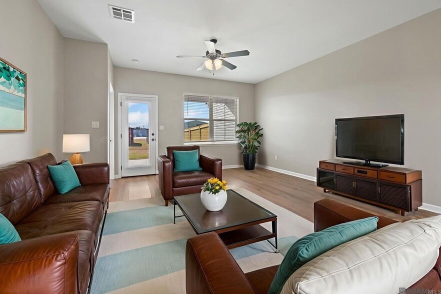 Building Photo - 17455 Berkshire Dr