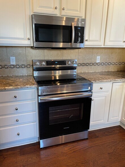 Building Photo - 3291 Cascina Cir