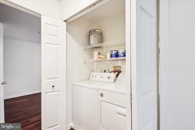 Building Photo - 2155 Scotts Crossing Ct