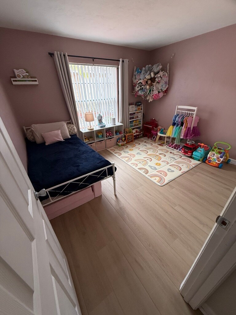 Building Photo - 9311 Lennex Ln