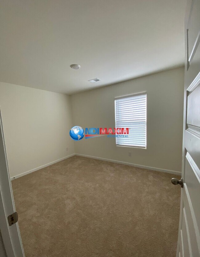 Building Photo - Nice 4-bedroom in Swim Community in Dacula