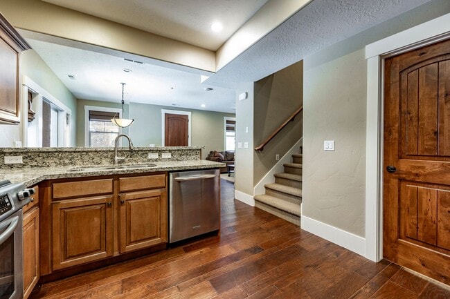 Building Photo - Fully Furnished Mountain Modern Twin Home ...