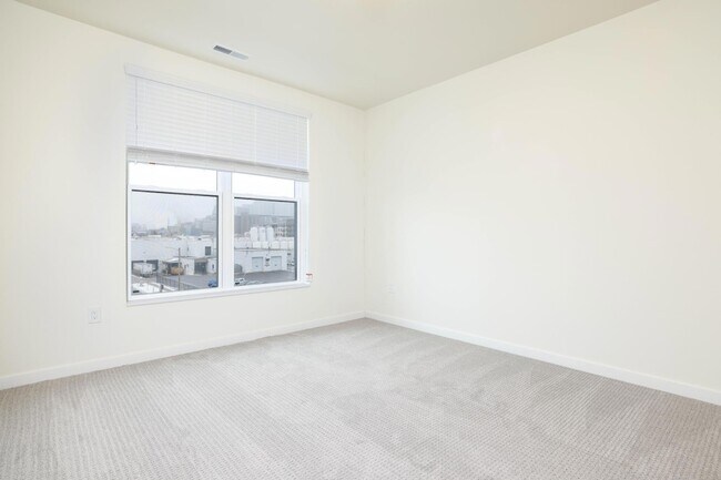 Building Photo - 28 7th St NE