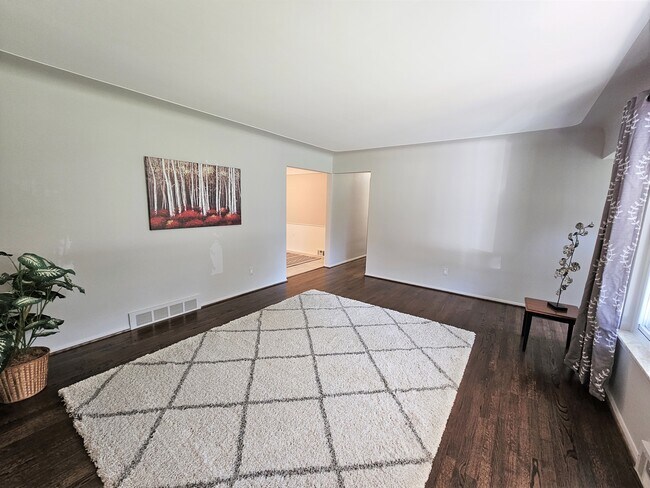 Building Photo - 53416 Tundra Dr