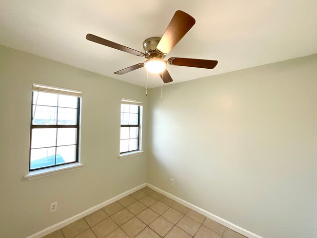 Building Photo - 509 Meadow Forge