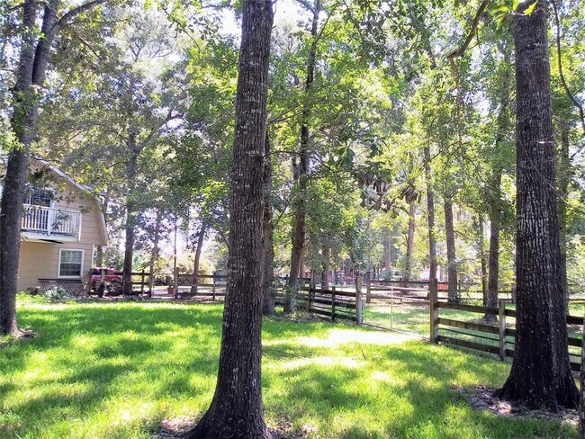 Building Photo - 900 Springwood Dr