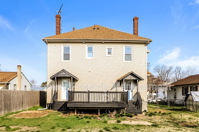 Building Photo - 228 Greenwich Ave