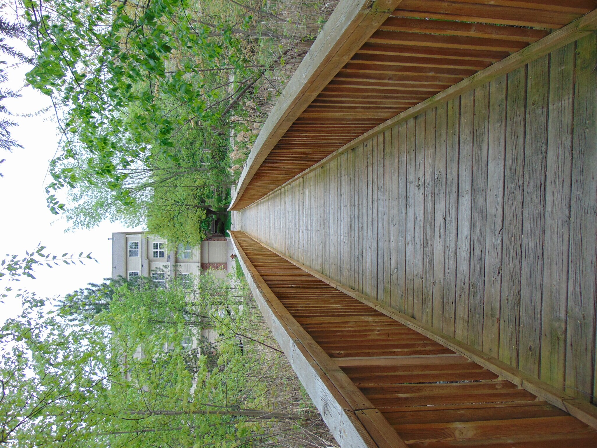 Building Photo - 129 E Bay Dr