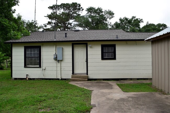 Building Photo - 2021 Ducros St