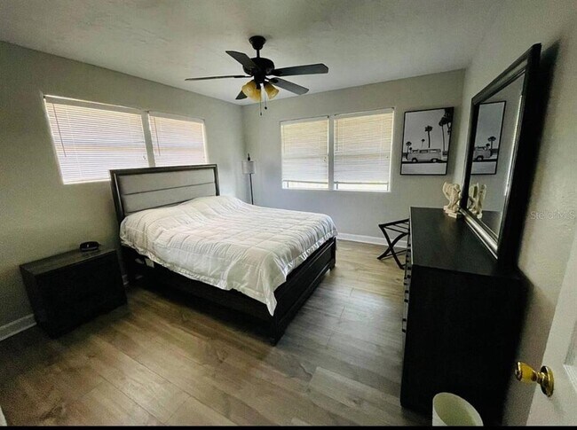 Building Photo - 582 Revilo Blvd