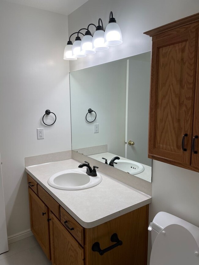 Building Photo - Desirable Kaysville Area/ 5 Bedroom Home