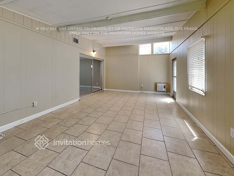 Building Photo - 3652 Prado Dr