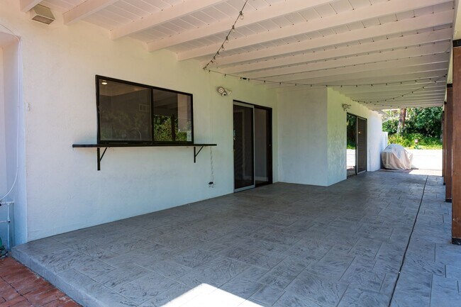Building Photo - Georgian Colonial in Mt Helix