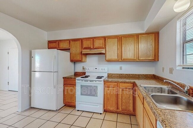 Building Photo - 708 Buckboard Rd SE