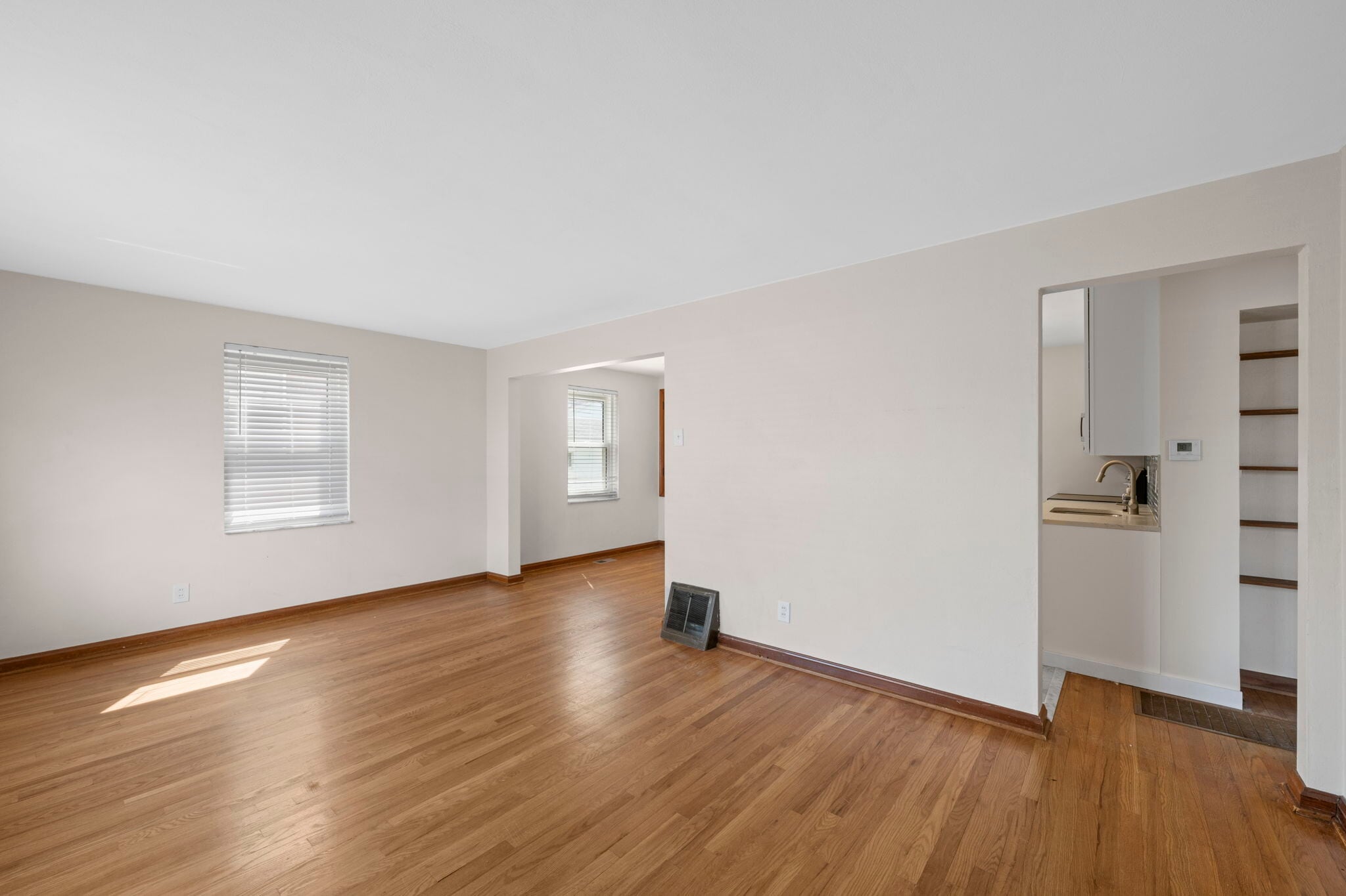Building Photo - 7821 Morganford Rd