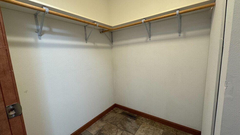 Building Photo - 2028 Mockingbird Pl NW