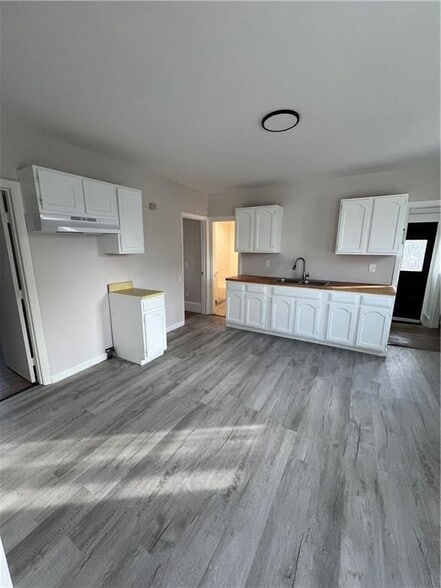 Building Photo - 34 Heroux Ave