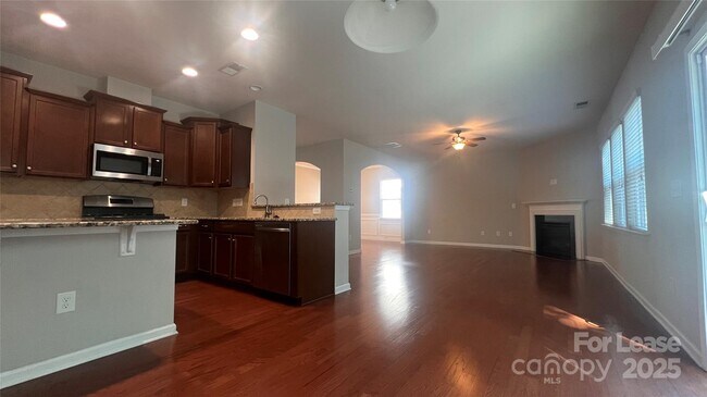 Building Photo - 2709 Southern Trace Dr