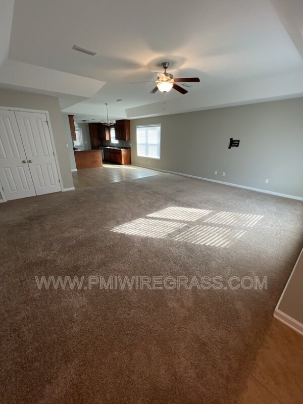 Building Photo - 214 Winterberry Way