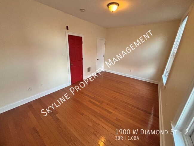 Building Photo - Charming 3 Bedroom Apartment For Rent Near...