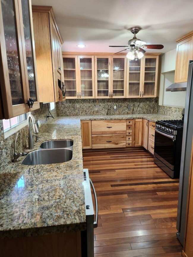 Building Photo - Charming 3-Bedroom Home in Altadena with L...