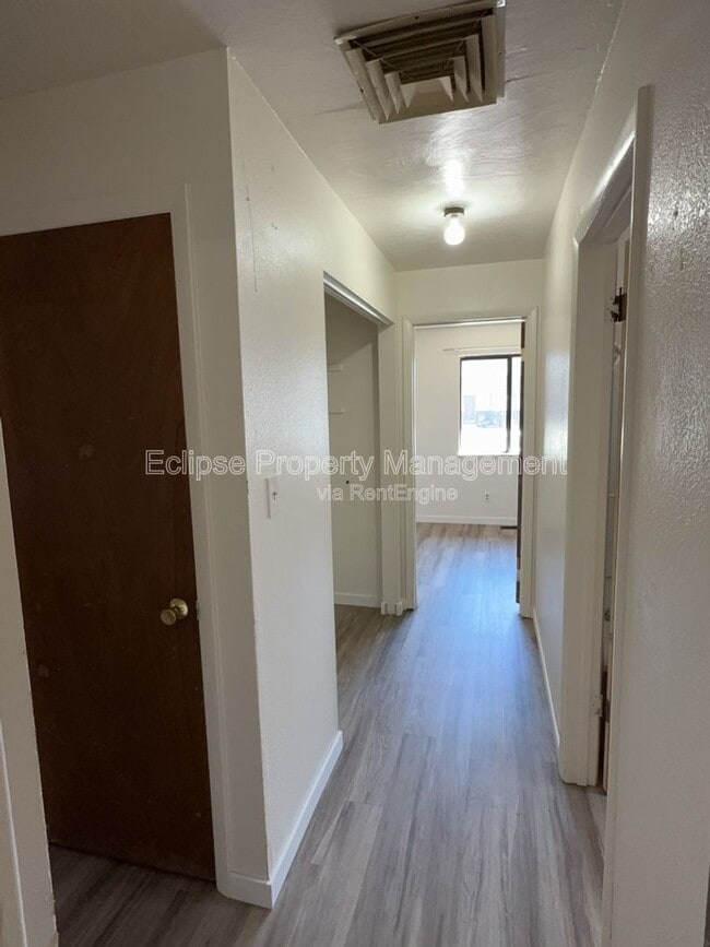 Building Photo - 3228 White Ave