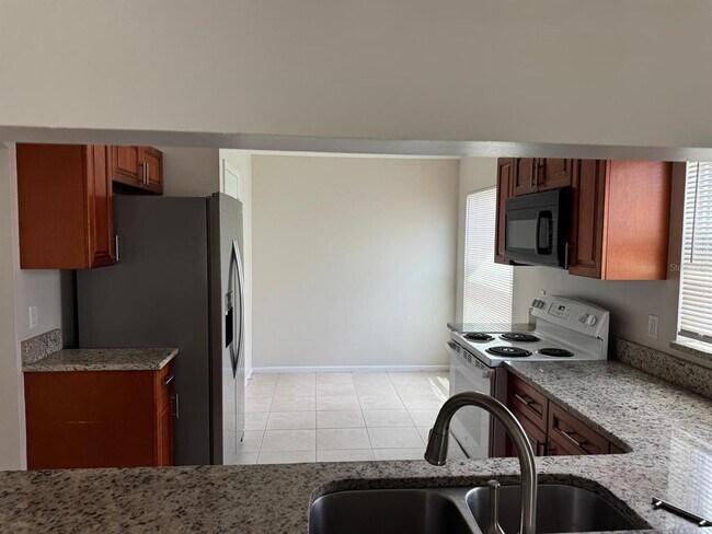 Building Photo - 5272 Lonesome Dove Dr