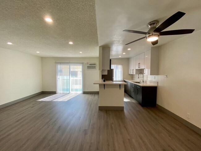 Interior Photo - men361