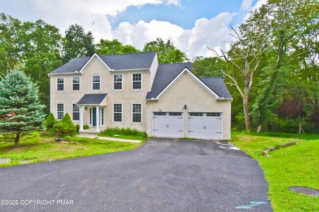 Building Photo - 557 Marco Way