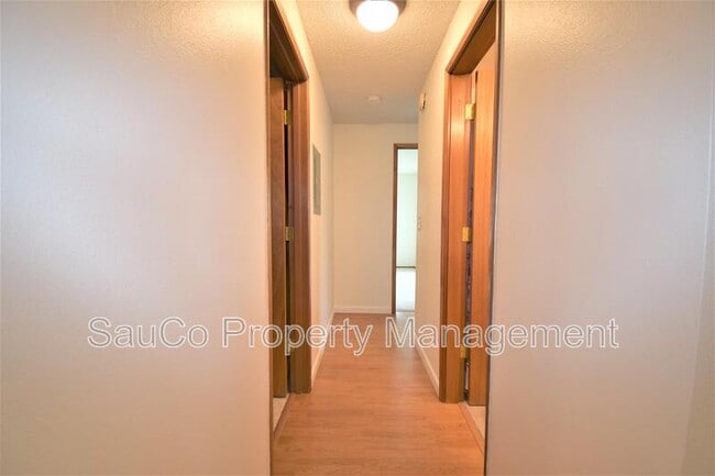 Building Photo - 9964 SW Trapper Terrace