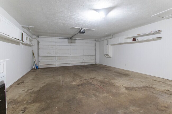 Building Photo - 511 Hill St