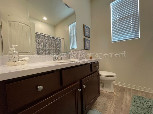 Building Photo - 40402 Calle Real