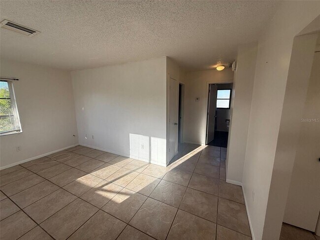 Building Photo - 11351 Poplin Ave