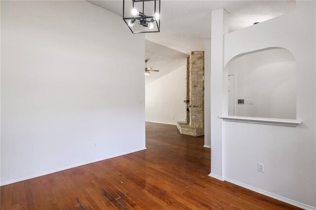 Building Photo - 2502 W Messick Loop