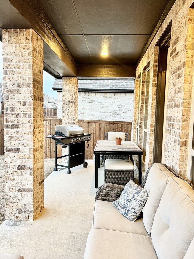 Building Photo - 980 Gentle Knoll Ln