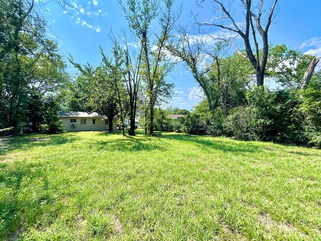 Building Photo - 1813 Wayne St