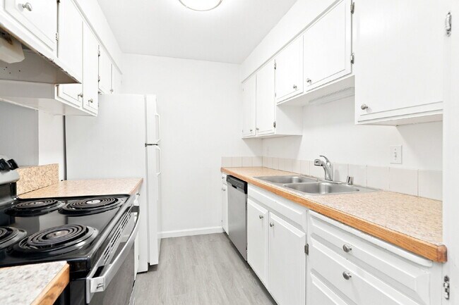 Building Photo - Renton 2 Bedroom in Great Location Available!