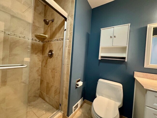 Building Photo - Gorgeous Walnut Creek Townhome 2 bedroom, 2.5 bath with 1 car garage in Sunset Park