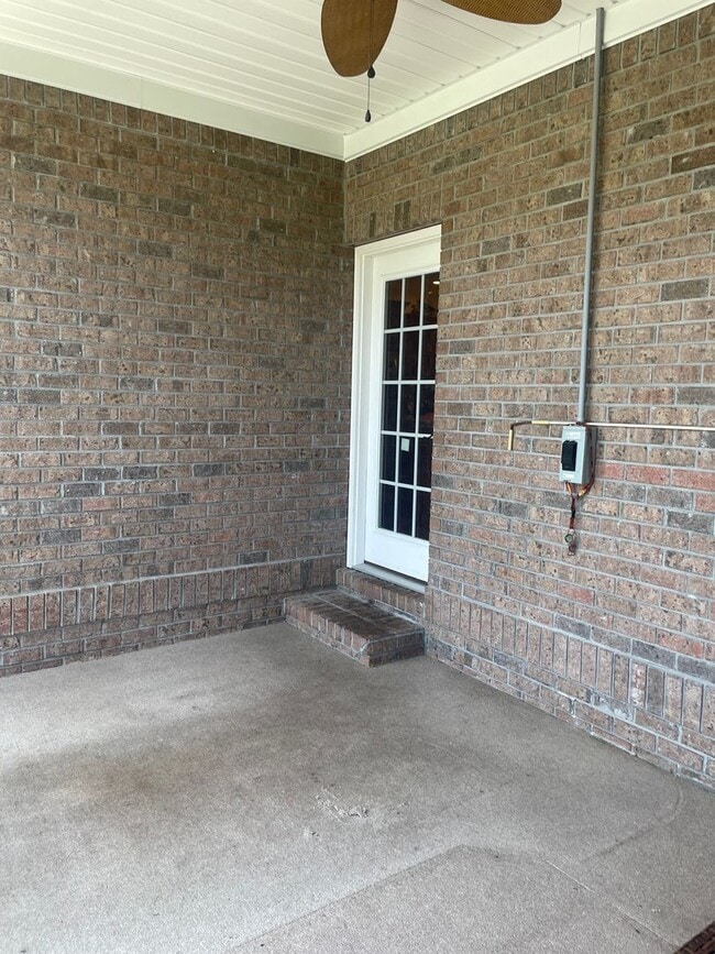 Building Photo - 670 Uniola Dr