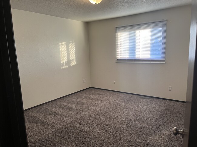 Building Photo - 5400 W 44th St