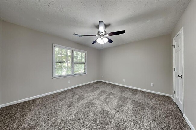 Building Photo - 1844 Skyland Glen Dr