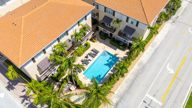 Building Photo - 65 SE 5th Ave