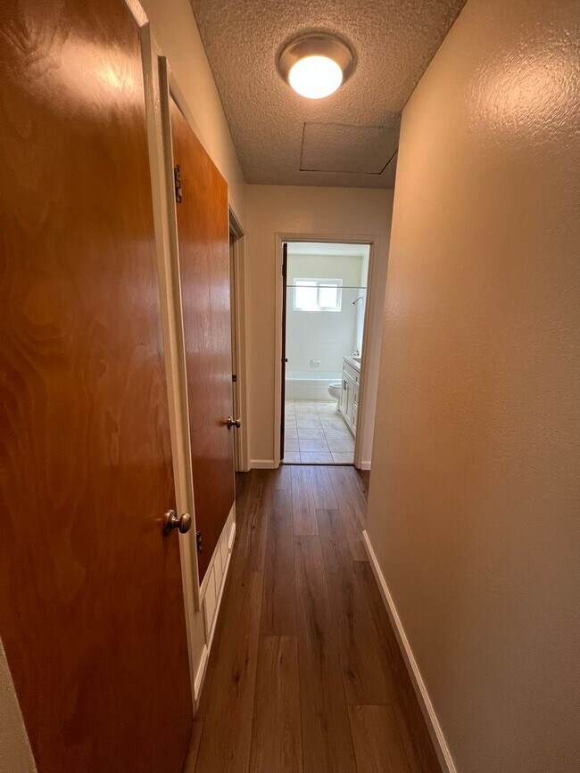 Building Photo - 1250 Bolton Dr