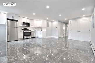 Building Photo - 163 E 46th St