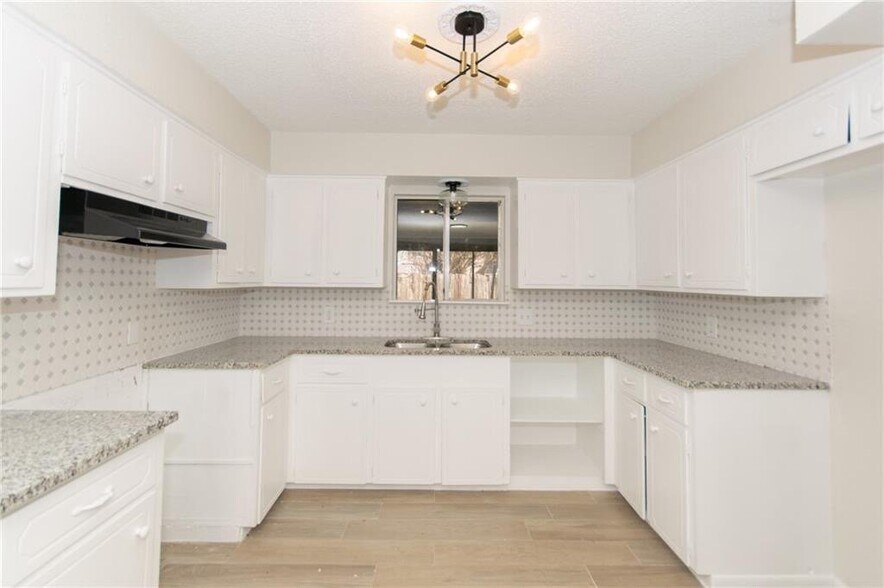Building Photo - 5506 Dominica Dr