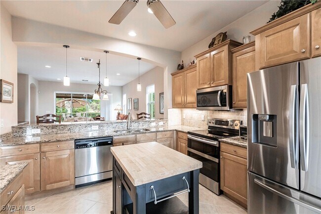 Building Photo - 3640 Lakeview Isle Ct