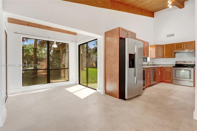 Building Photo - 9103 SW 78th Pl