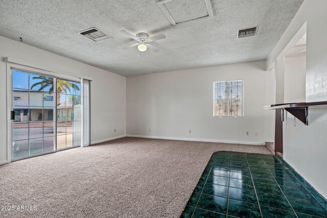 Building Photo - 13 E Desert Dr