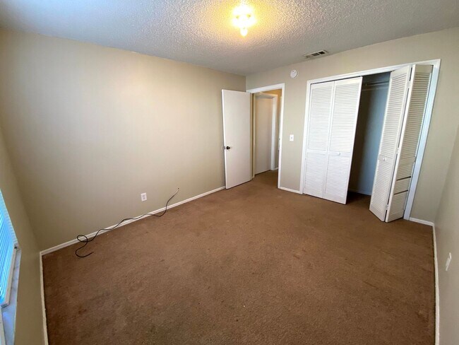 Building Photo - 4148 Pershing Pointe Pl
