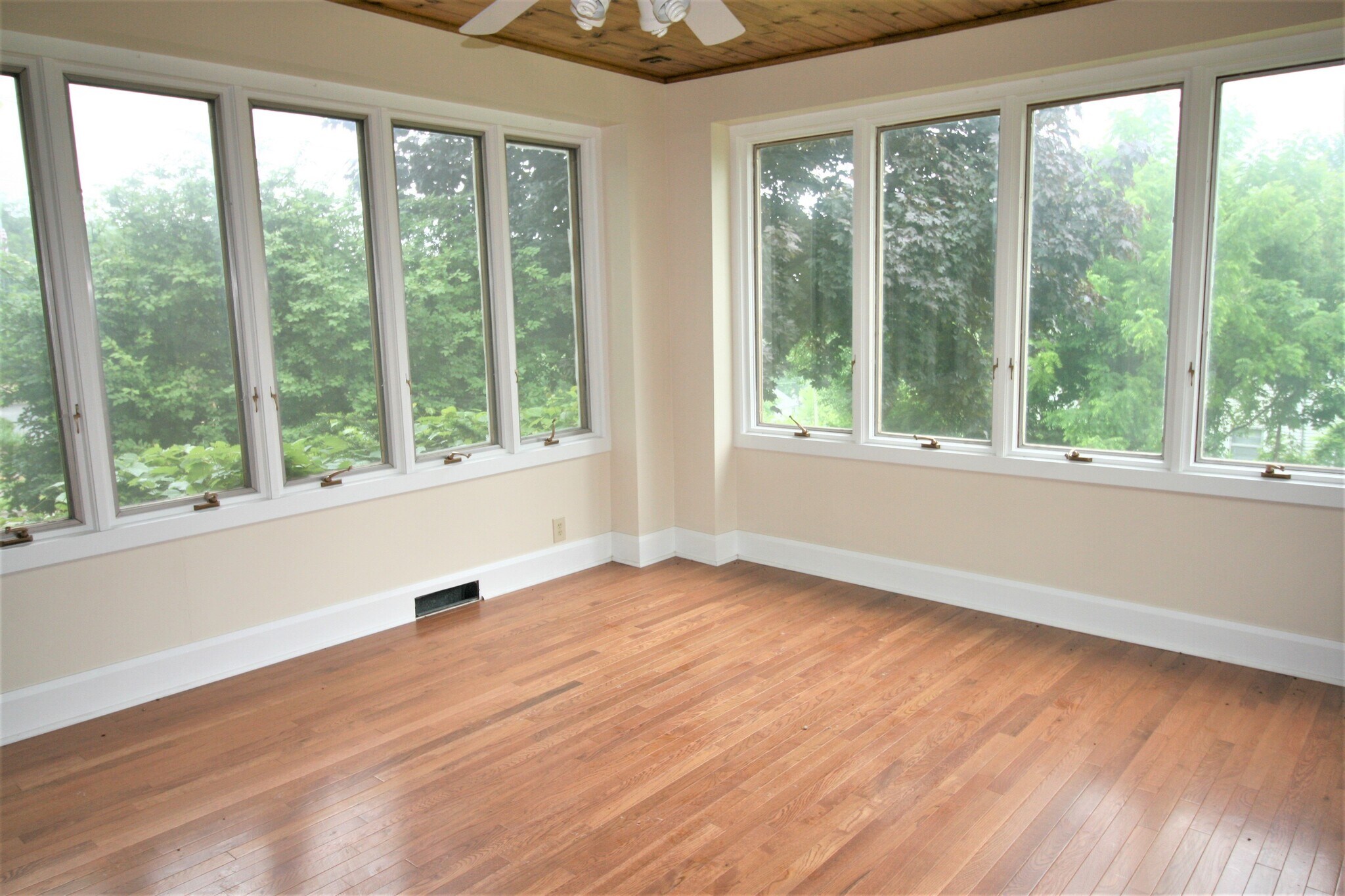 Building Photo - 636 21st St